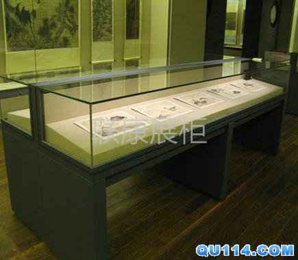 博物馆桌柜