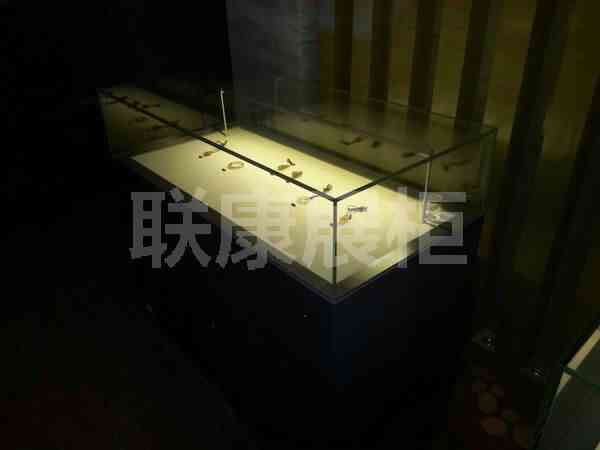 博物馆桌柜
