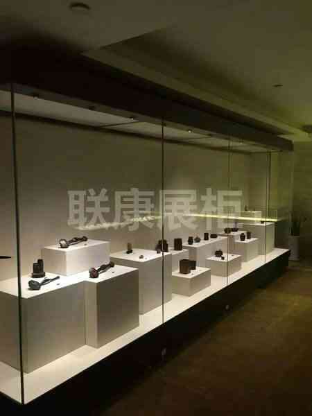 博物馆沿墙通柜