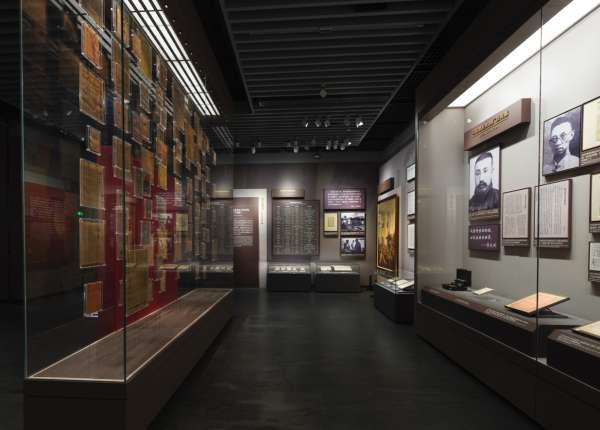 博物馆沿墙通柜