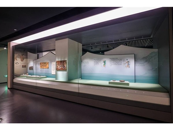 博物馆沿墙通柜