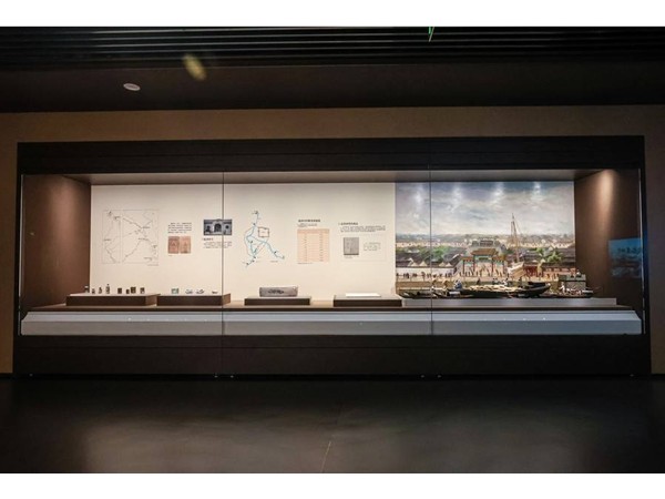 博物馆沿墙通柜