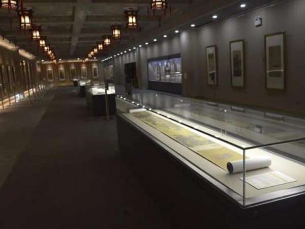 博物馆文物展柜制作