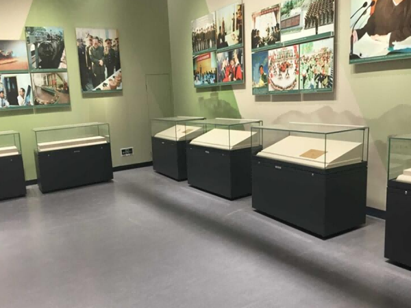博物馆文物展柜